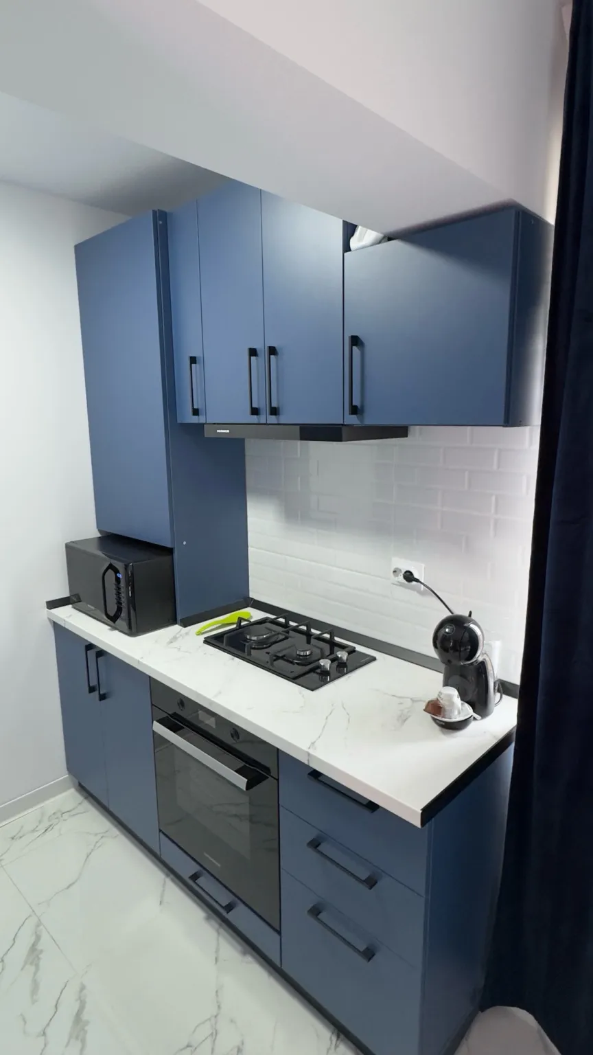 Bucătărie modernă - garsonieră regim hotelier Pitești