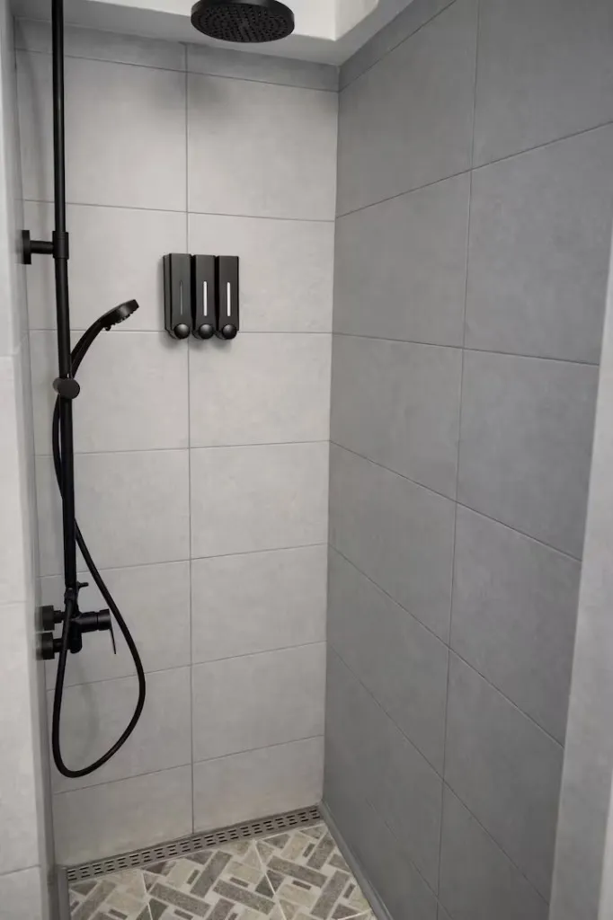 Bucătărie modernă - garsonieră regim hotelier Pitești